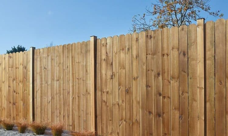 Comment concevoir un jardin calme avec des panneaux acoustiques