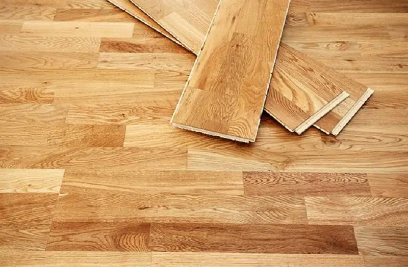 Pour quelles raisons choisir le parquet pour le sol de votre salon